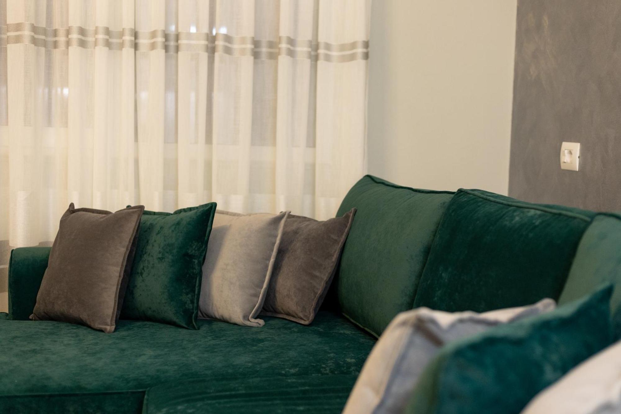 Apartament Tirana Days Free Parking Zewnętrze zdjęcie