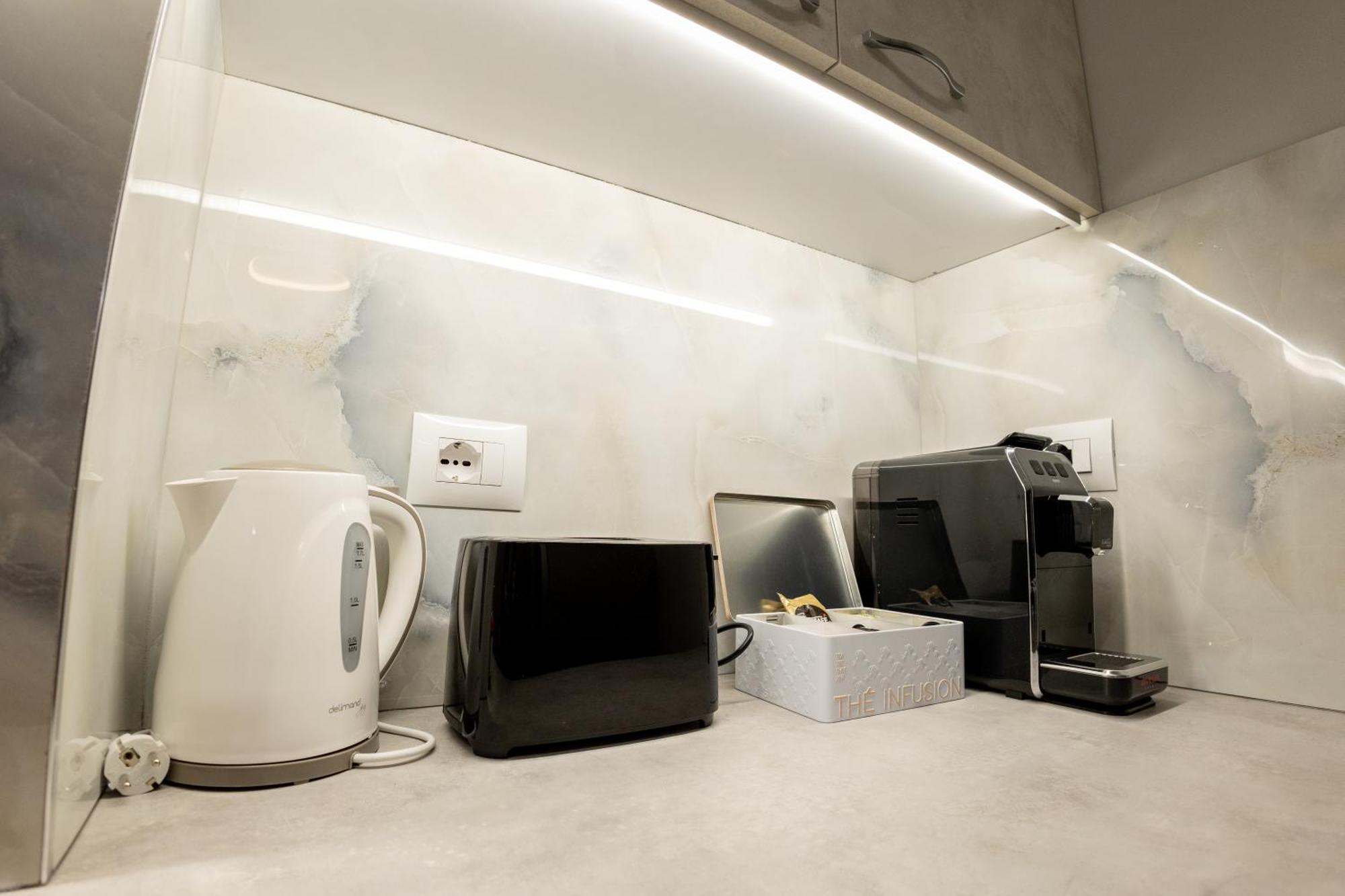Apartament Tirana Days Free Parking Zewnętrze zdjęcie