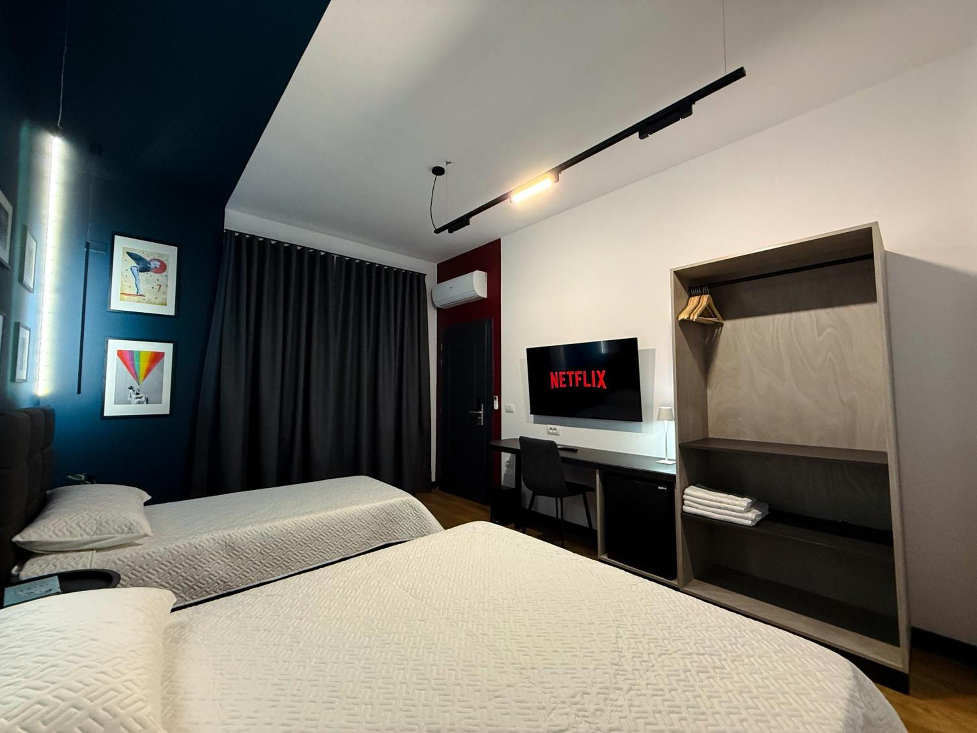 Apartament Tirana Days Free Parking Zewnętrze zdjęcie
